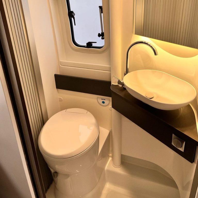 Camper Picasso Twin 600spb supreme baño